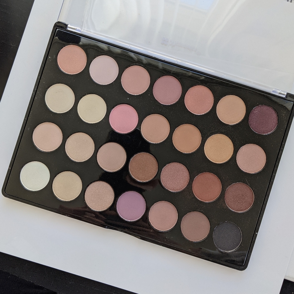 BH cosmetics 28 color neutral eyeshadow palette